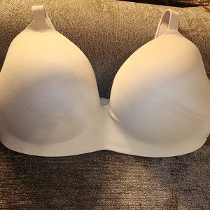EUC Cacique T-shirt no-wire bra in Cafe size 44F